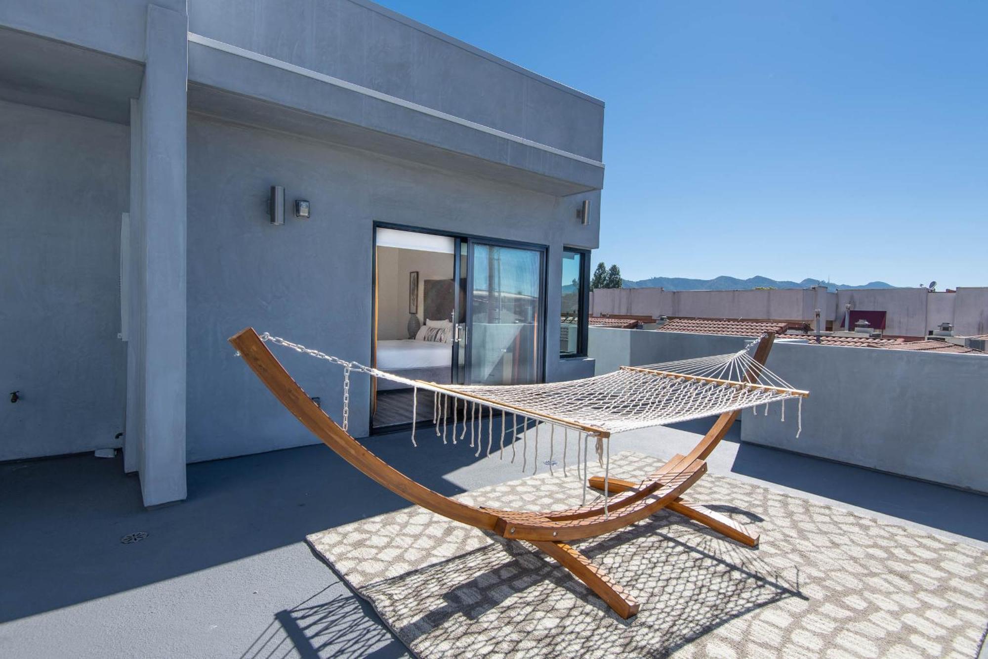 Glamour West Suites Glendale Extérieur photo