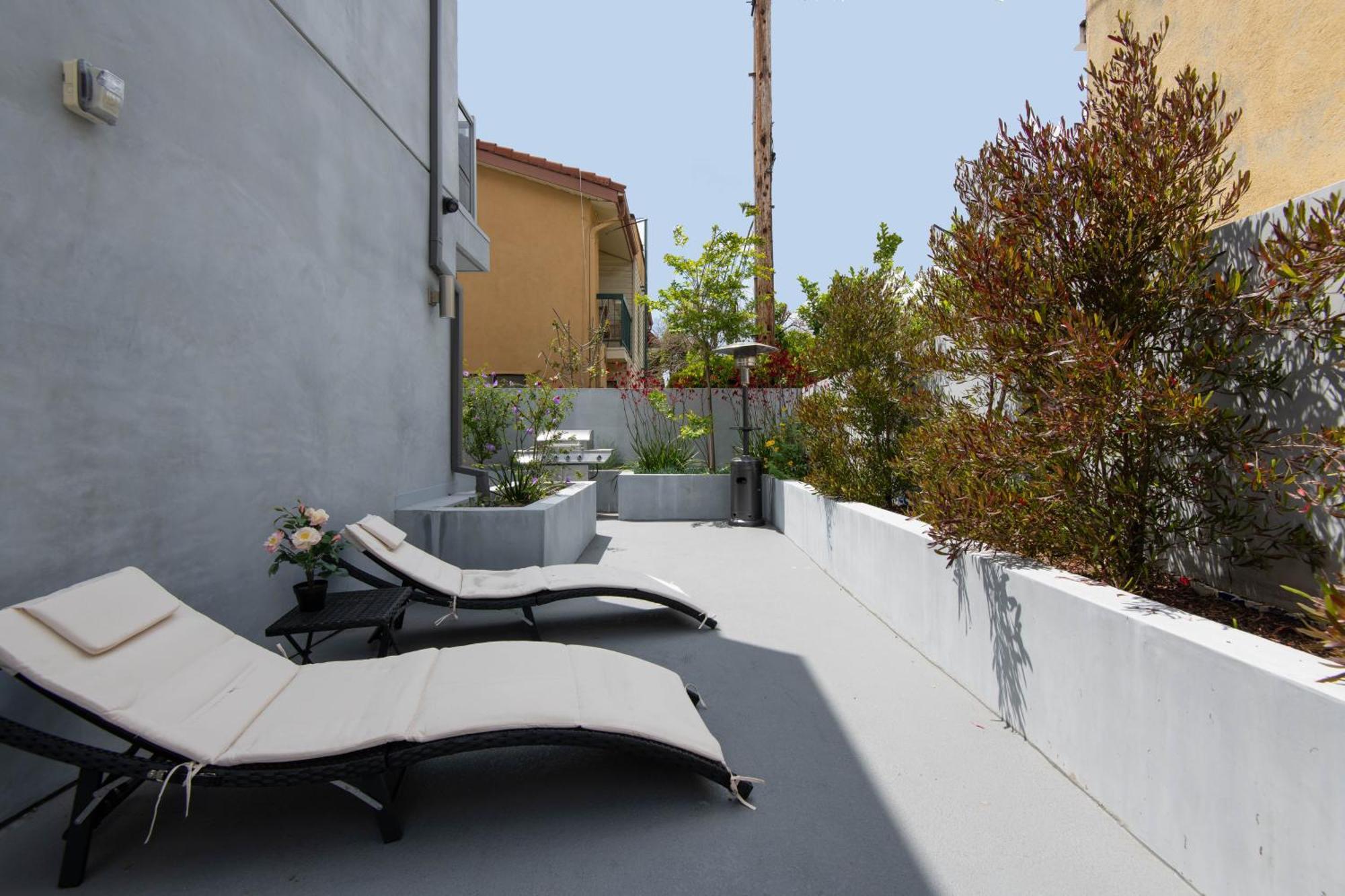 Glamour West Suites Glendale Extérieur photo