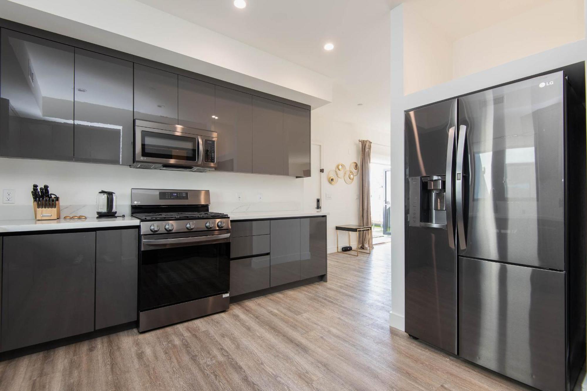 Glamour West Suites Glendale Extérieur photo