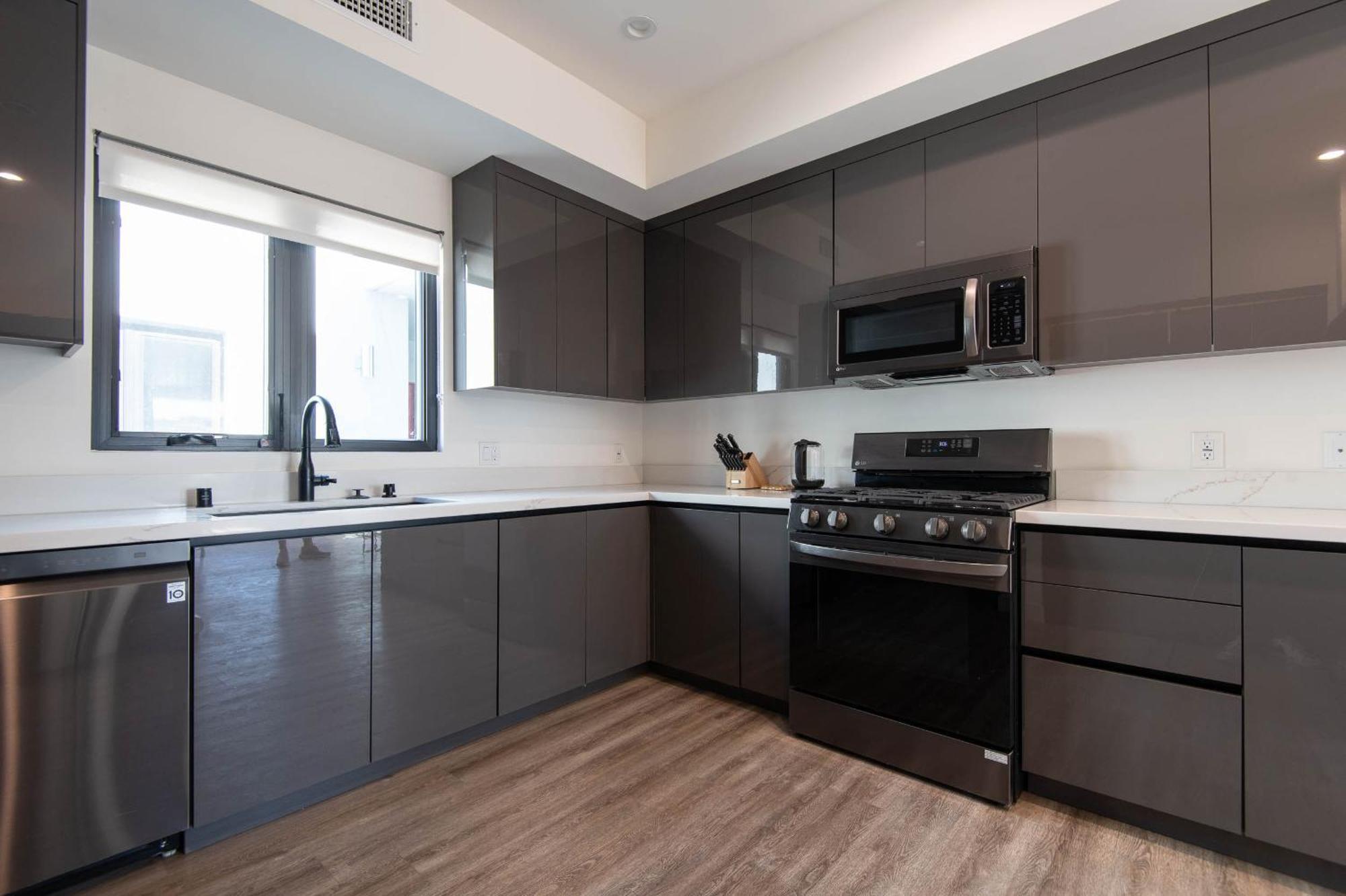 Glamour West Suites Glendale Extérieur photo