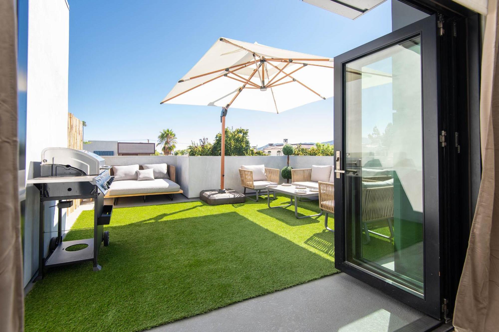 Glamour West Suites Glendale Extérieur photo