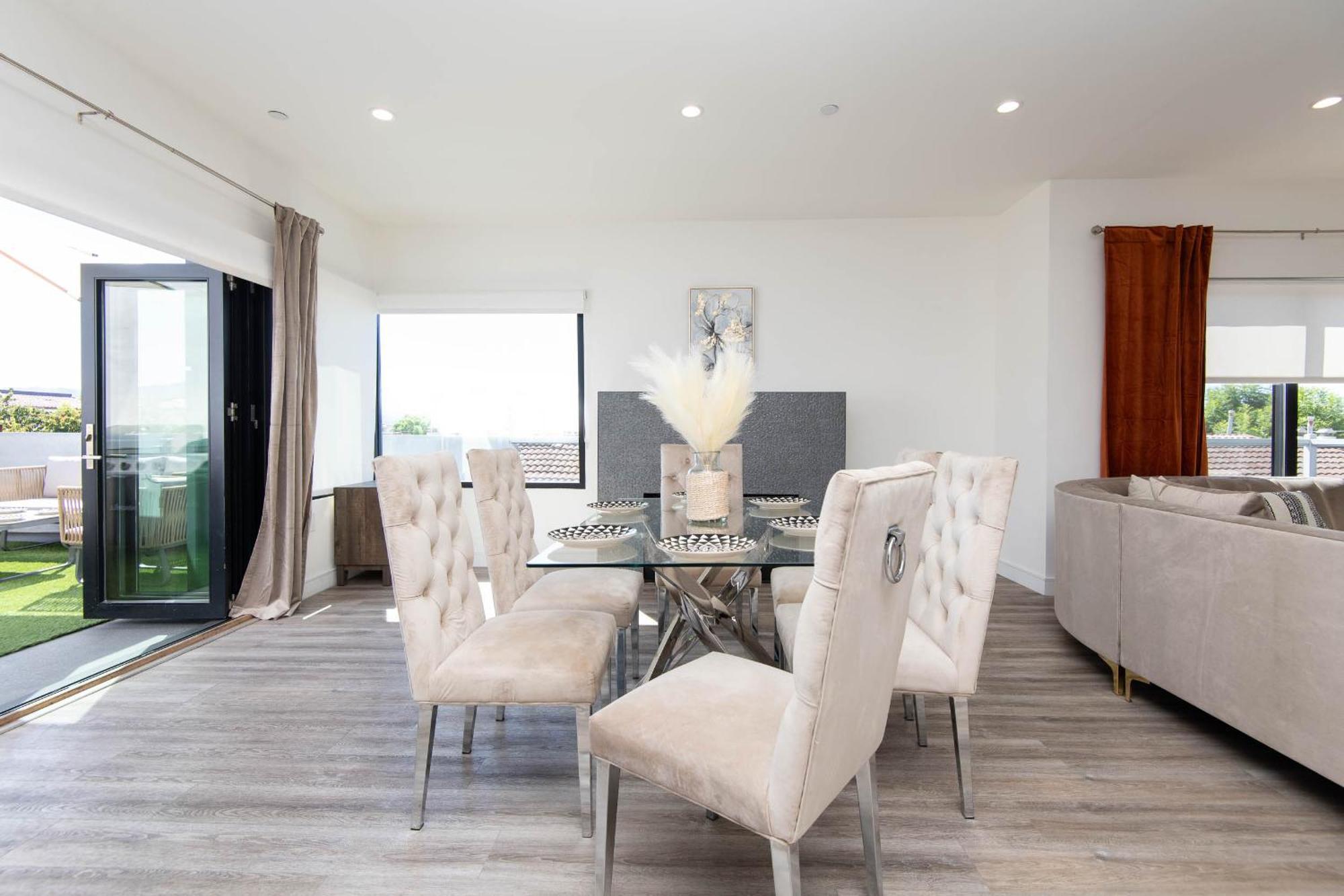 Glamour West Suites Glendale Extérieur photo